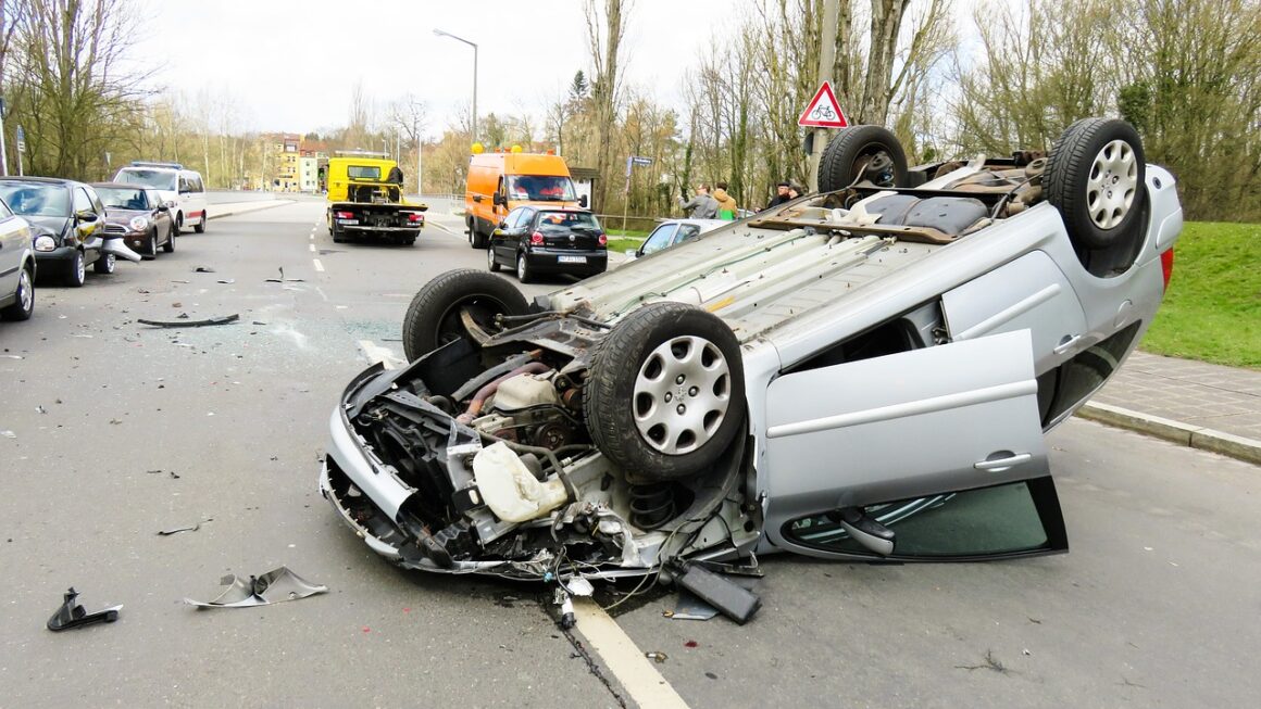 Important things you should know about car accidents – Take the right action